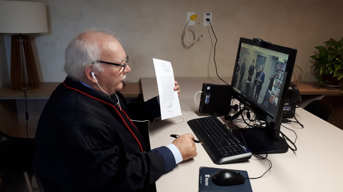 Presidente normativa uso de plataforma virtual para realização de audiências e sessões telepresenciais