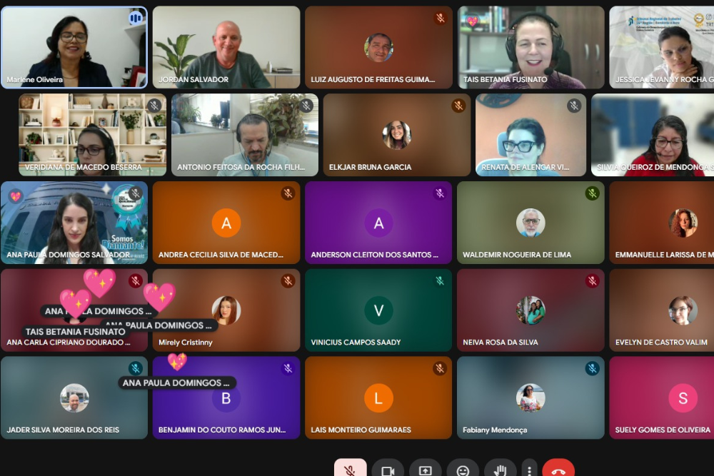 Roda de conversa sobre organização financeira reúne participantes em debate educativo 