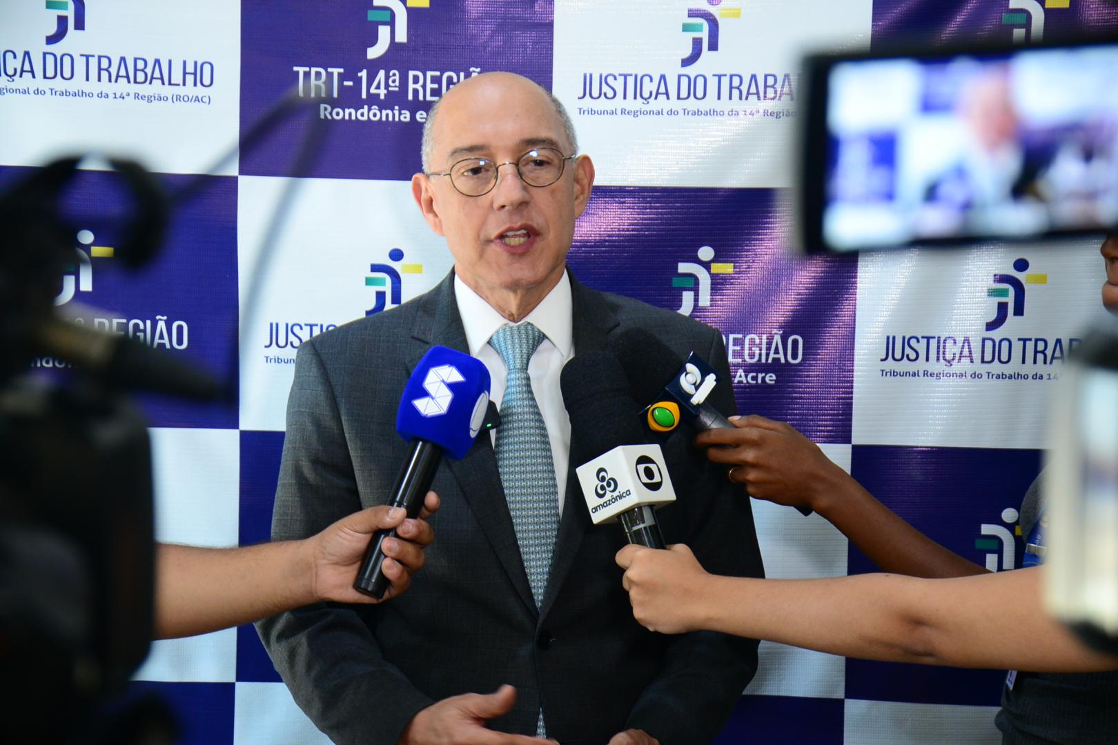 Lançamento do “TRT-14 na Palma da Mão” 