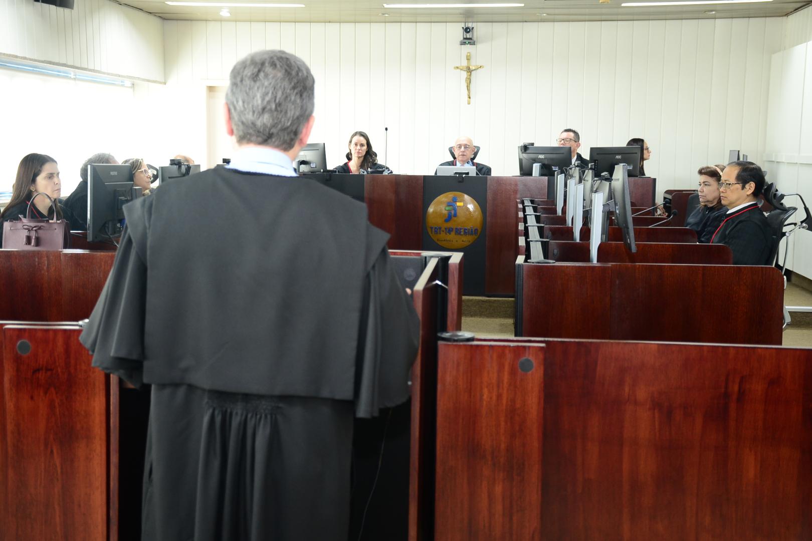 Estudantes de Direito acompanham sessão do Pleno 