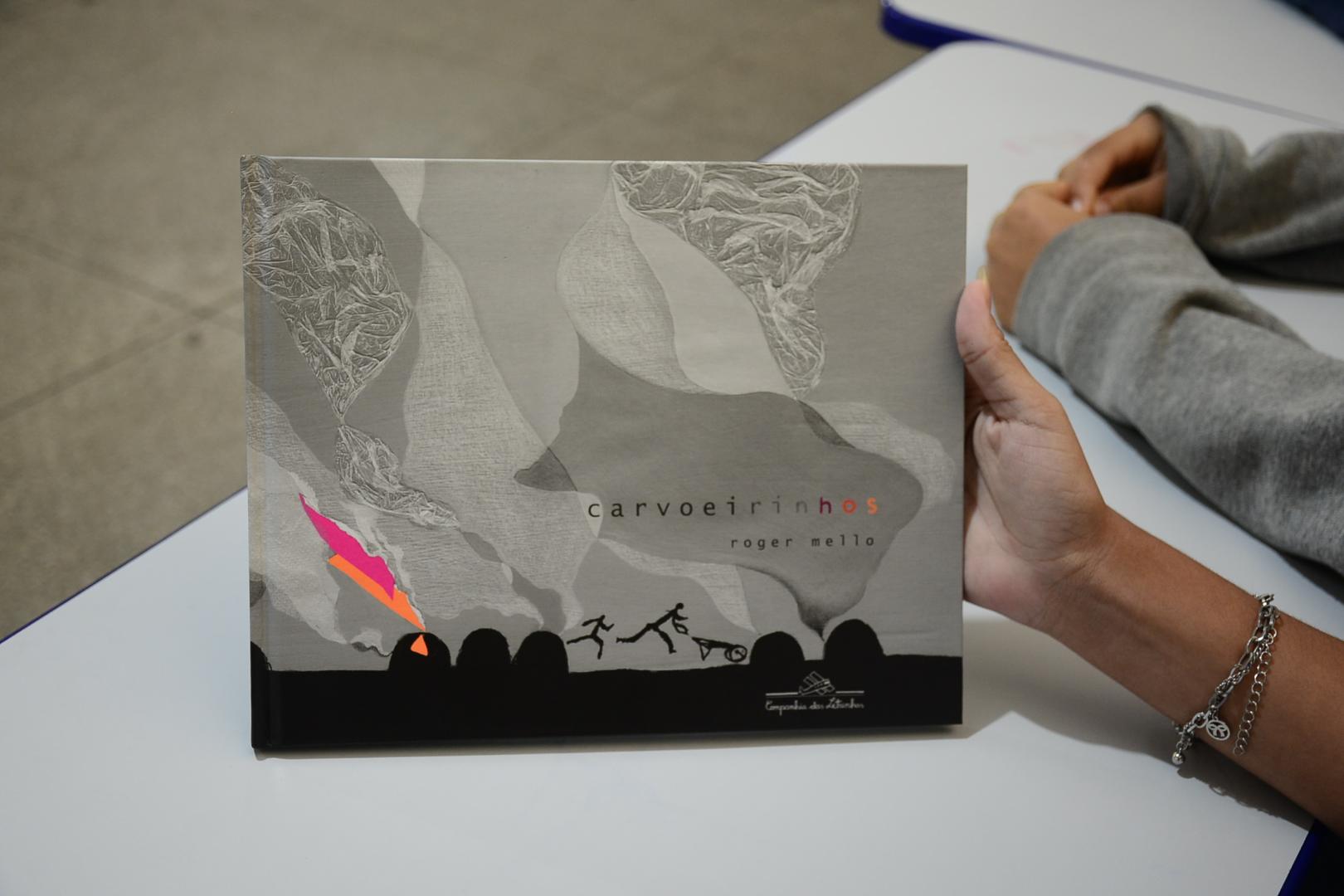 Roda de Conversa Literária do TRT-14 com alunos da escola Rio Branco em Porto Velho/RO