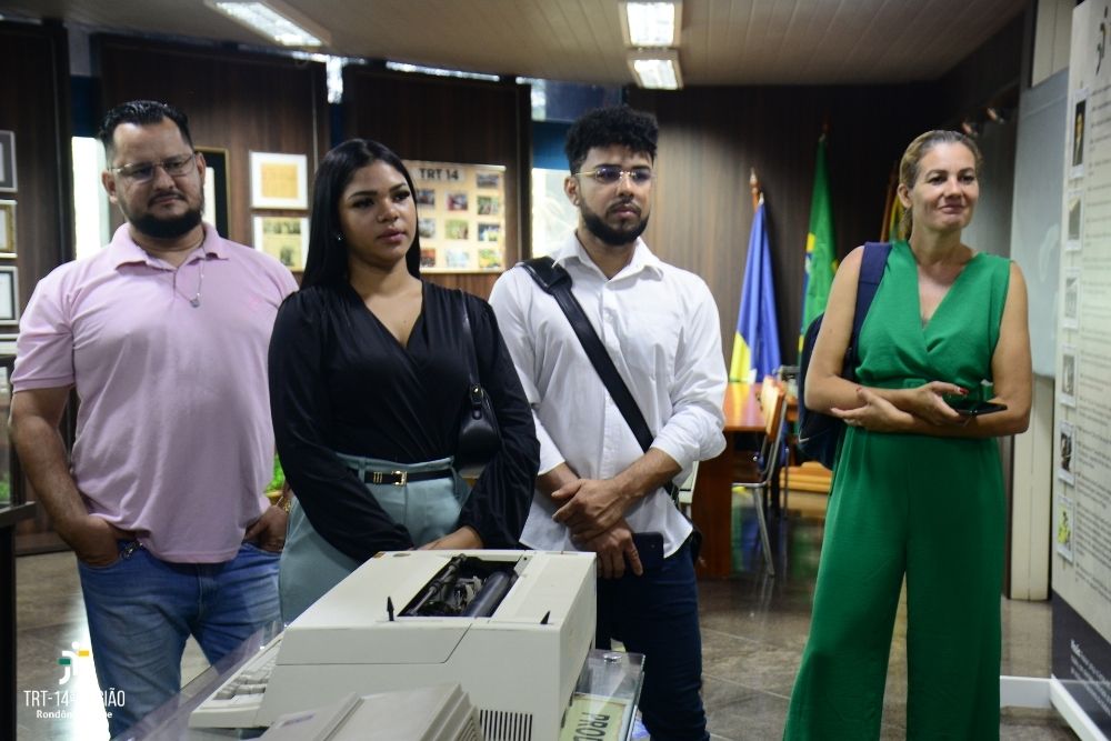 Acadêmicos de direito da Faculdade Unisapiens visitam TRT-14