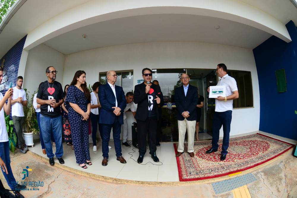 Ato oficializou entrega de sistema fotovoltaico e repasse de mais de R$ 1,3 milhão ao município.