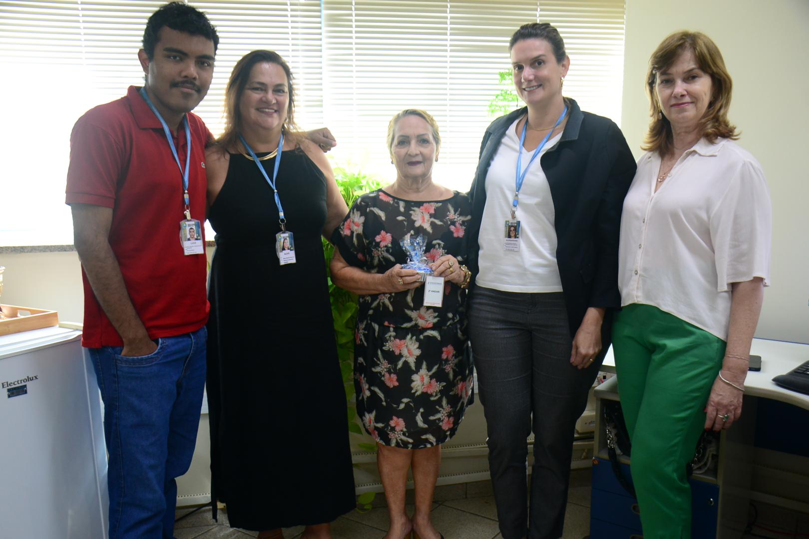 Aposentada com a equipe da SGPE