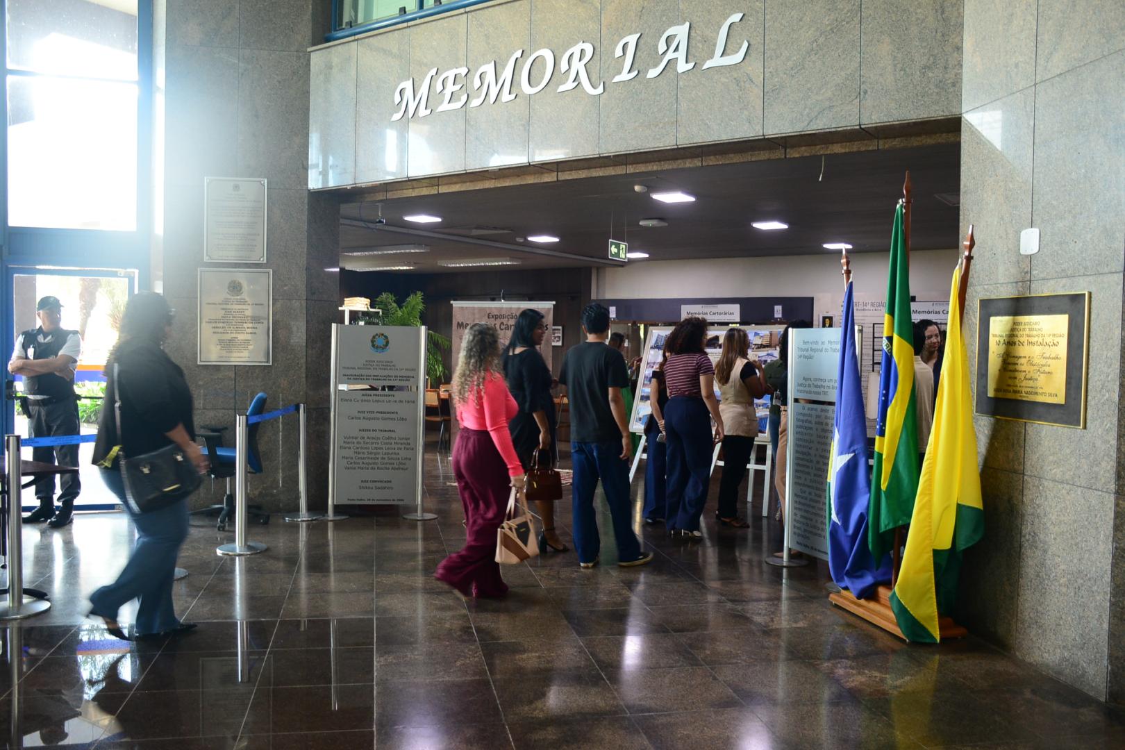 Acadêmicos de Direito em visita institucional ao TRT-14