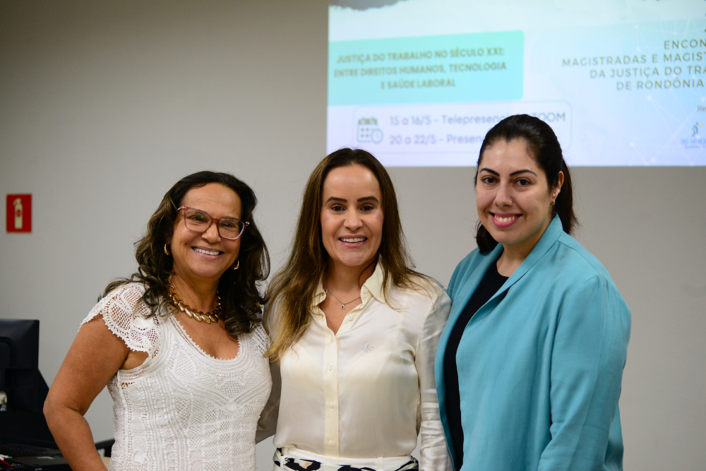 Diretora da Ejud-14 e desembargadora Maria Cesarineide de Souza Lima,  juíza do Trabalho da 15ª Região, Ana Paula Silva Campos Miskulin e vice-diretora da Ejud-14, Agnes Marian Ghtait Moreira das Neves