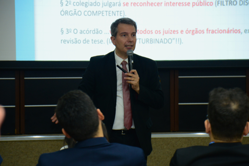 juiz do Trabalho Cesar Zucatti Pritsch, do TRT da 19ª Região