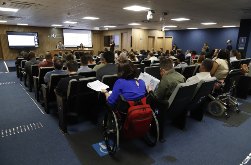 audiência de diversos servidores(as) e magistrados(as) do judiciário