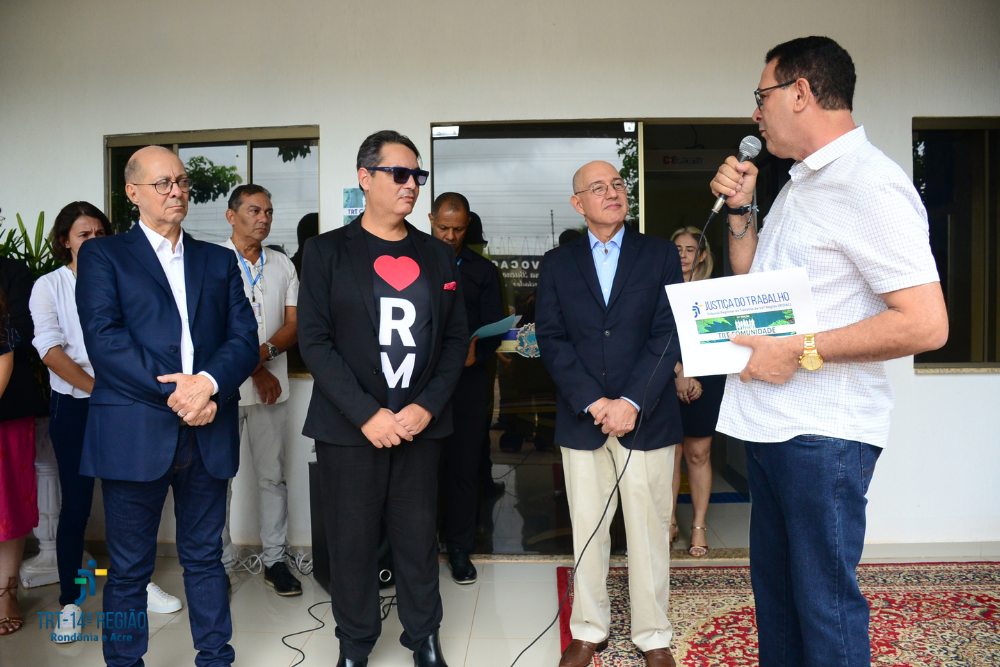 Ato oficializou entrega de sistema fotovoltaico e repasse de mais de R$ 1,3 milhão ao município